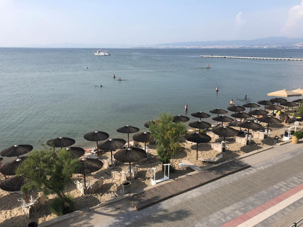 Siel Seaside Apartment Peraía Buitenkant foto